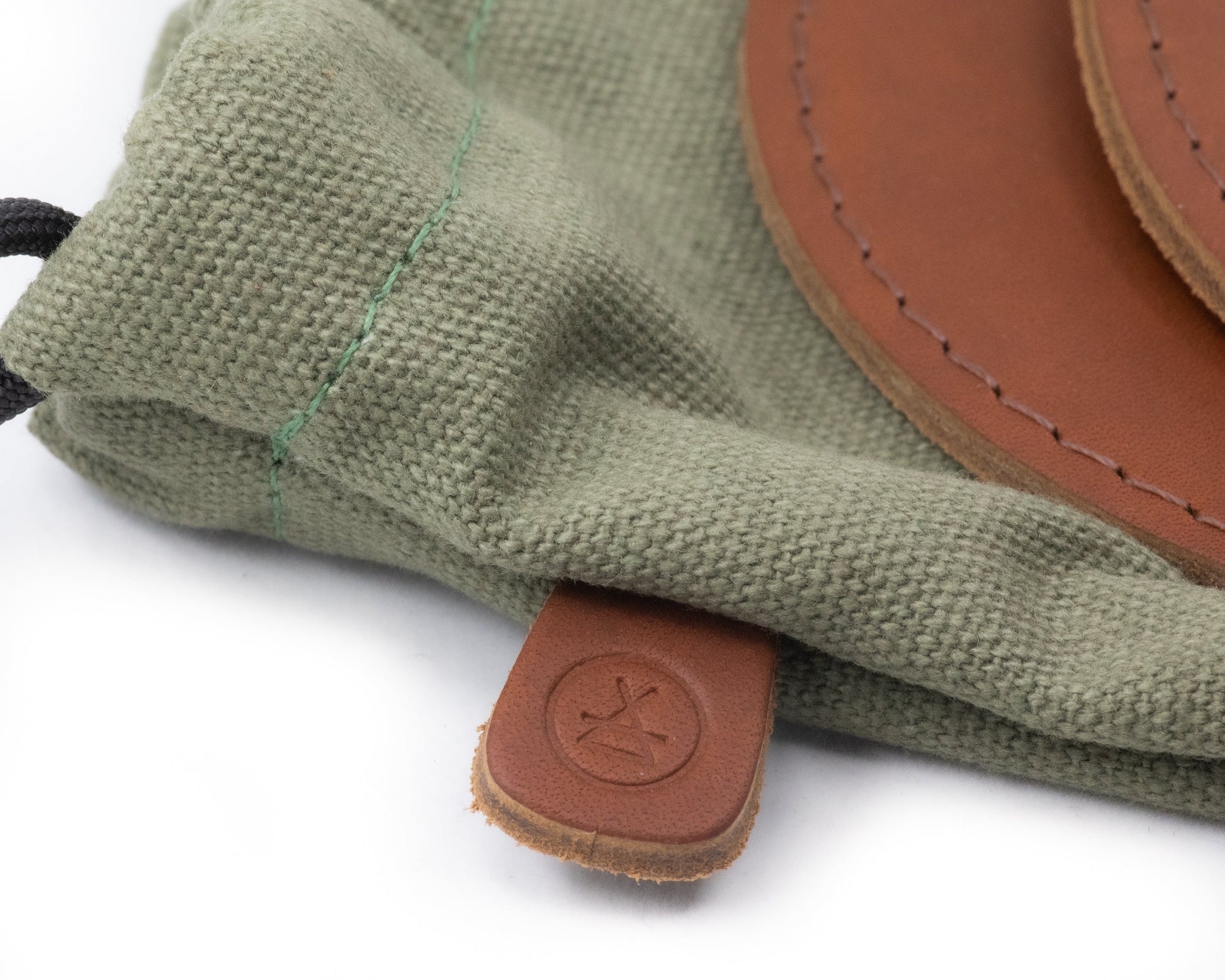 Leather coasters - round | Full grain leather coasters with khaki canvas carry bag and optional decorative stitching. Comes in a set of 4, 6 or 8.
Personalisation (free)

These coasters can be | Leather coasters - round - Kohutt™ | Borne of the Sea